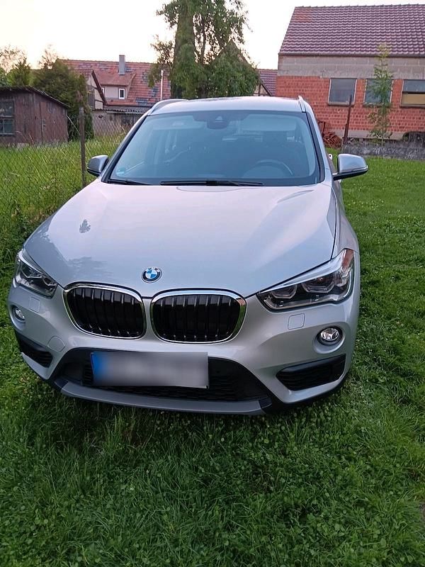 Grau Gebraucht 2019 BMW X1 SUV | 15.000 € (Superpreis) - Bild 1/4