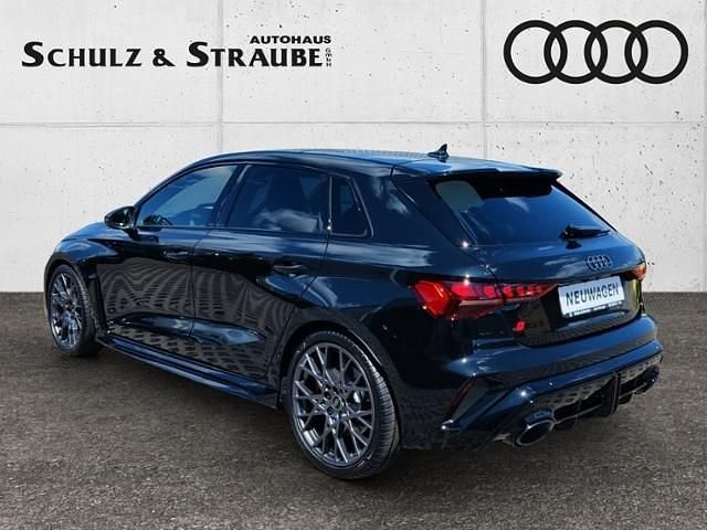 Gebraucht Audi RS3 Sportback Ambiente 400 PS (294 kW) 2025 Mythosschwarz metallic Kleinwagen