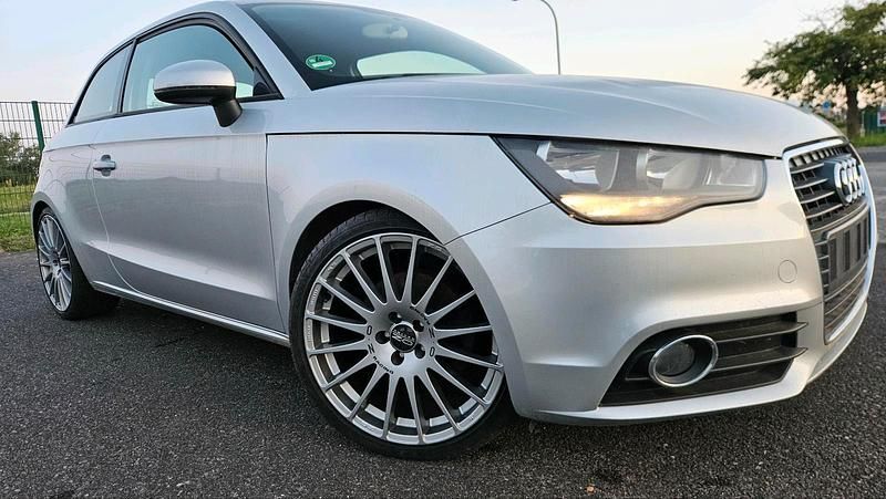 Silber Gebraucht 2009 Audi A1 Kleinwagen | 4.150 € (Teuer) - Bild 1/4