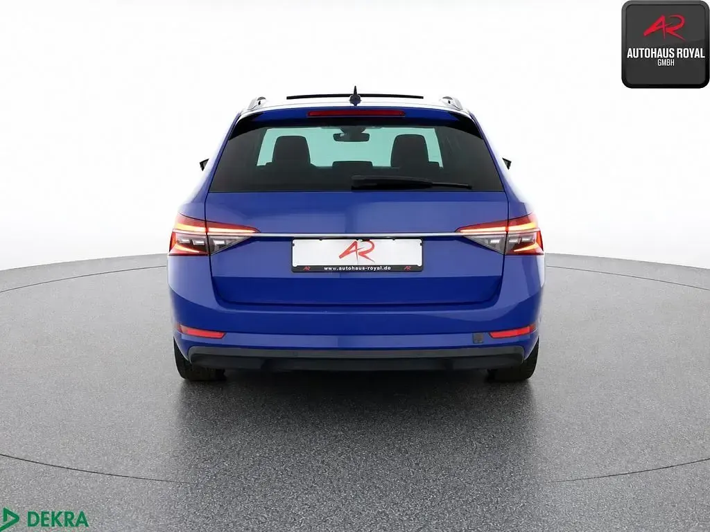 Gebraucht Skoda Superb 150 PS (110 kW) 2023 Energyblau Kombi