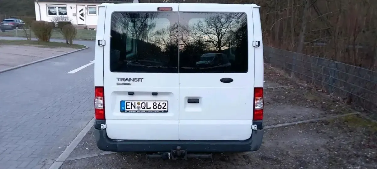 Używany Ford Transit 86 KM (63 kW) 2010 Biały Sedan/Limuzyna
