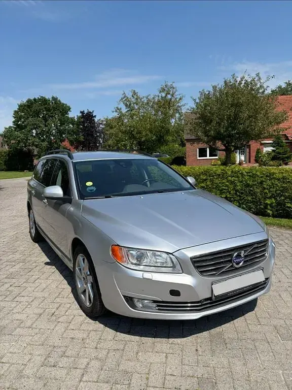 Gebraucht Volvo V70 Momentum 163 PS (119 kW) 2013 Silber Kombi