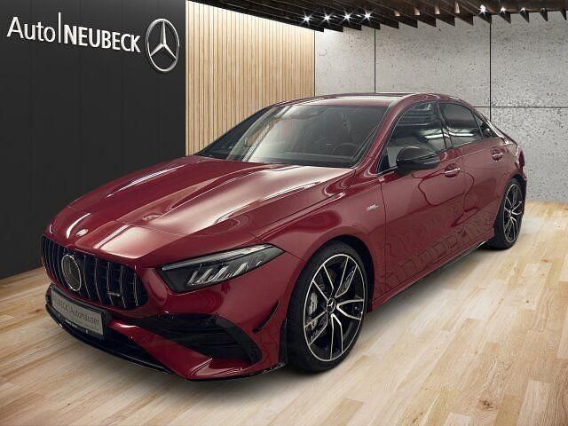 Manufaktur lack manufaktur patag Gebraucht 2023 Mercedes A35 AMG AMG Limousine | 44.900 € (Fairer Preis) - Bild 1/2
