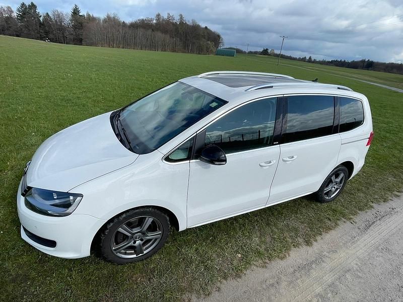 Gebraucht VW Sharan 140 PS (102 kW) 2011 Weiß Van / Kleinbus
