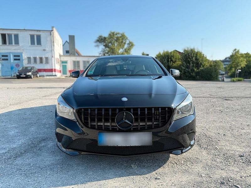 Gebraucht Mercedes CLA220 177 PS (130 kW) 2016 Schwarz Limousine