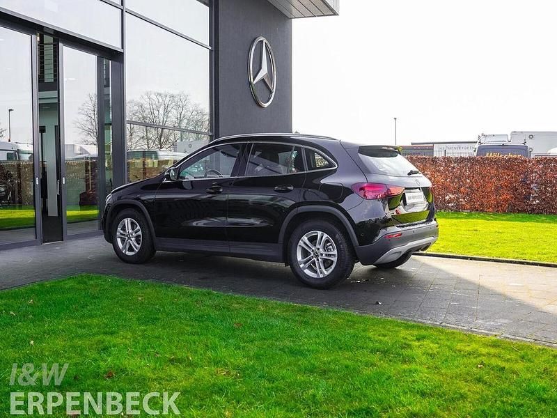 Gebraucht Mercedes GLA200 Premium 163 PS (119 kW) 2024 Schwarz SUV