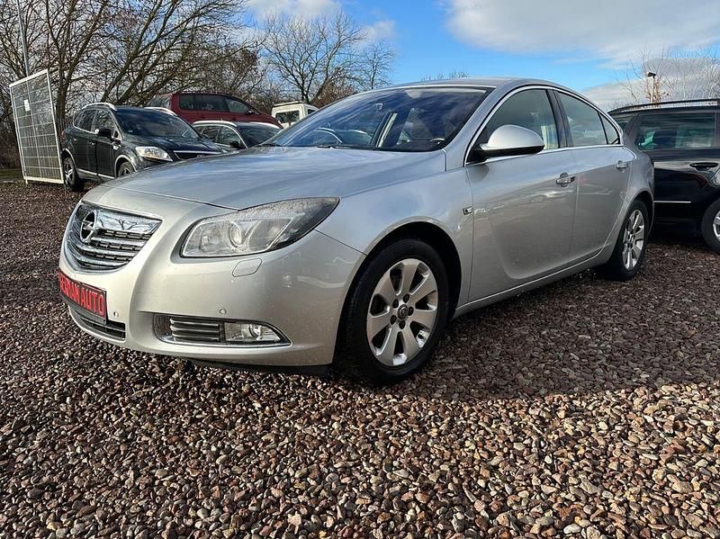 Gebraucht Opel Insignia Innovation 131 PS (96 kW) 2011 Silber Limousine