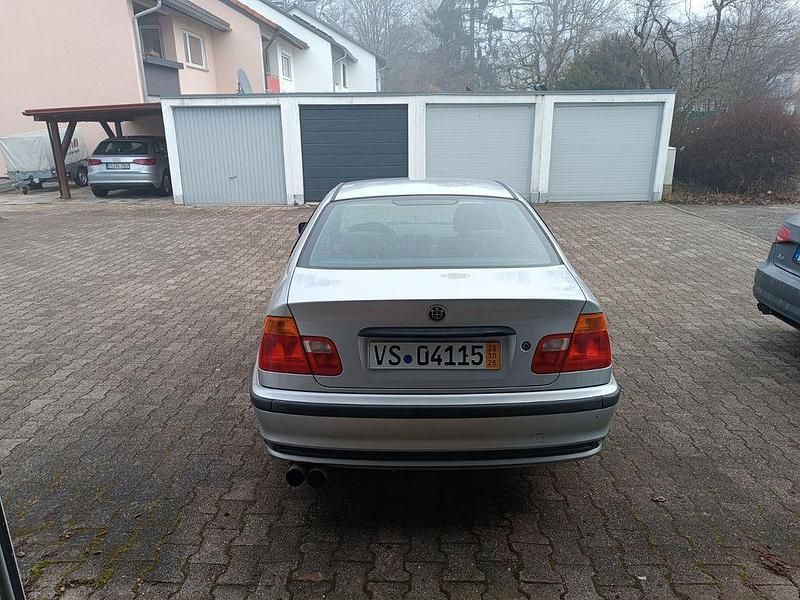 Gebraucht BMW 316 105 PS (77 kW) 2000 Silber Limousine