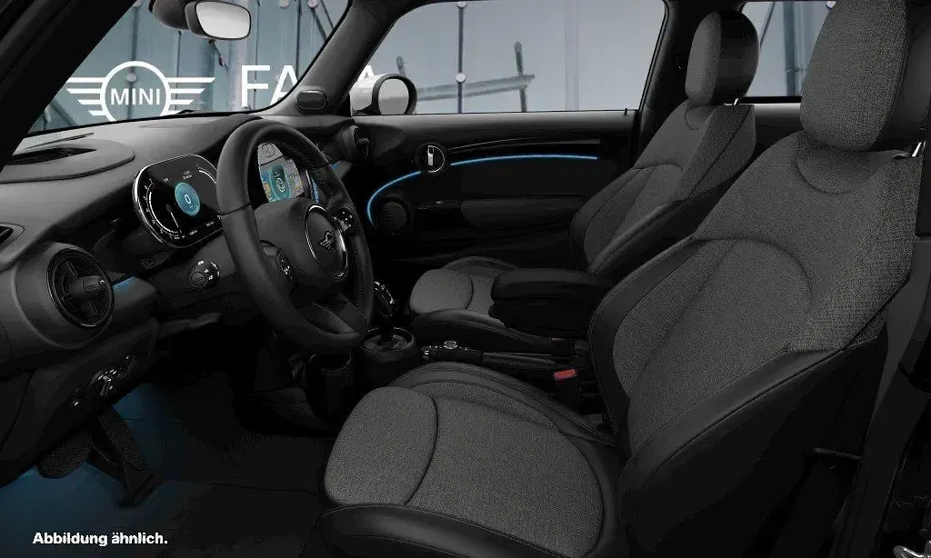 Używany Mini Cooper Hatch 136 KM (100 kW) 2023 Czarny Hatchback