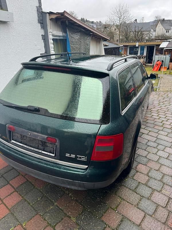Gebraucht Audi A6 150 PS (110 kW) 1998 Grün Kombi