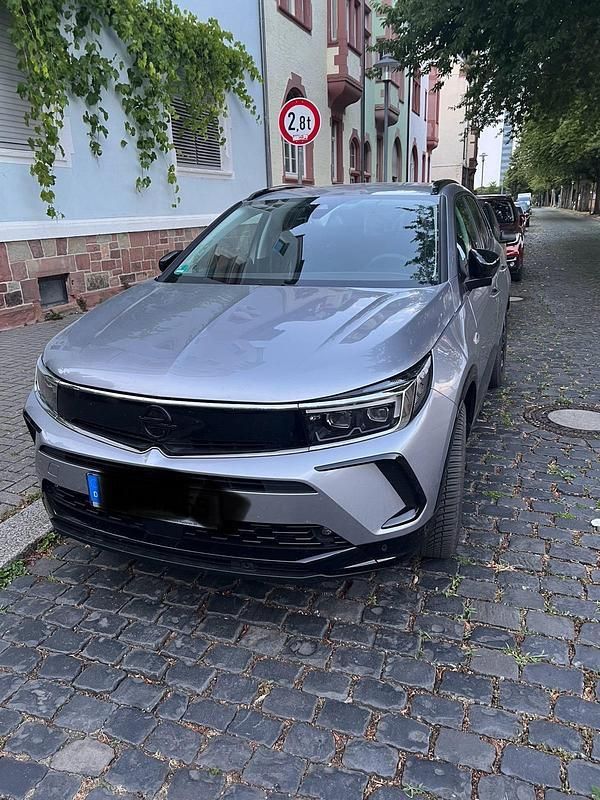 Grau Gebraucht 2024 Opel Grandland X SUV | 24.300 € (Guter Preis) - Bild 1/4