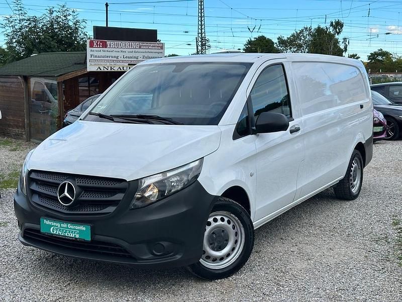 Weiß Gebraucht 2018 Mercedes Vito Van / Kleinbus | 15.990 € (Superpreis) - Bild 1/4