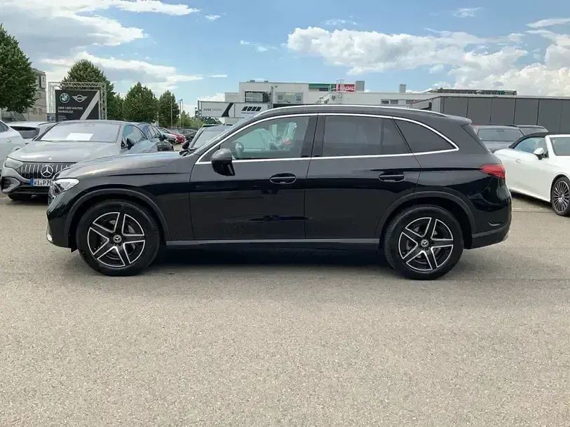 Gebraucht Mercedes GLC200 AMG 163 PS (119 kW) 2026 Schwarz SUV