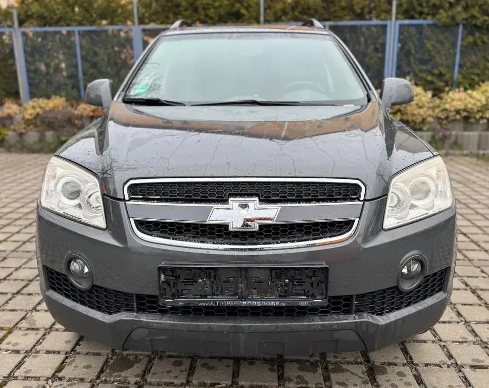Second-hand Chevrolet Captiva LS 136 CP (100 kW) 2011 Gri SUV