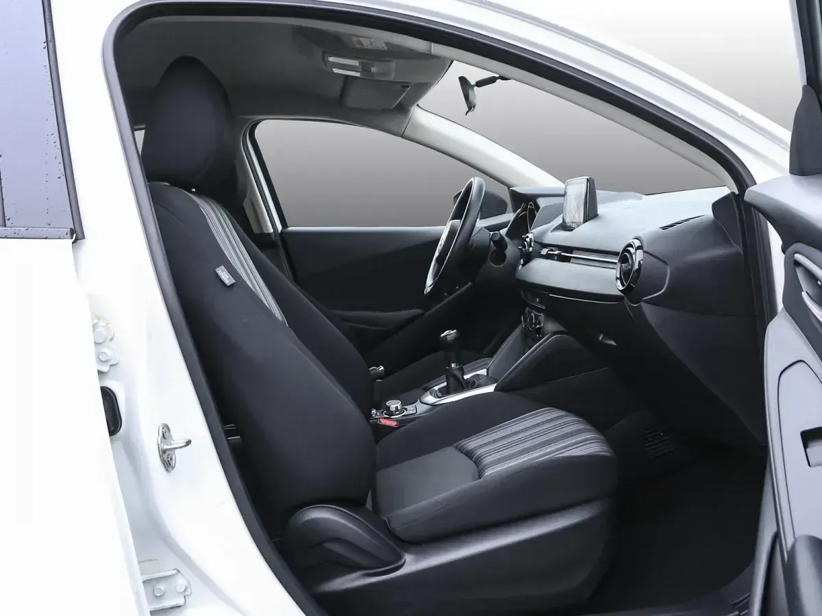 Gebraucht Mazda 2 Prime-Line 75 PS (55 kW) 2022 Arctic white Kleinwagen