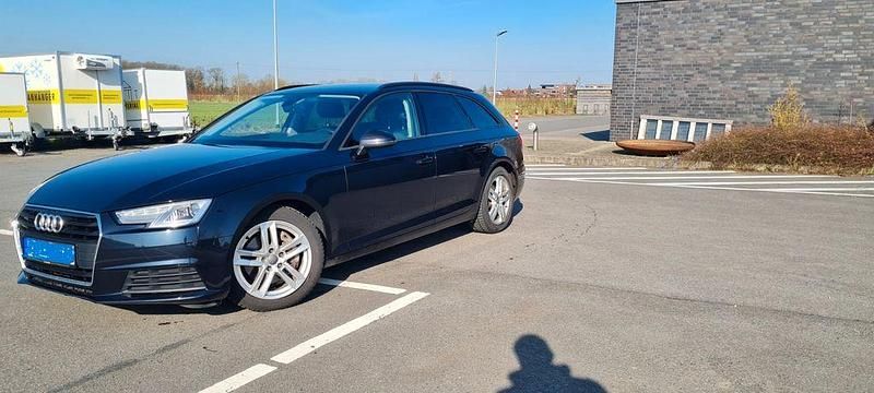 Gebraucht Audi A4 190 PS (139 kW) 2018 Blau Kombi