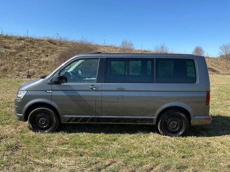 Gebraucht VW Transporter 204 PS (150 kW) 2019 Grau Van