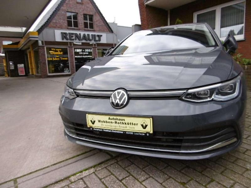 Dolphin gray metallic Gebraucht 2020 VW Golf VIII Style Limousine | 21.990 € (Guter Preis) - Bild 1/4