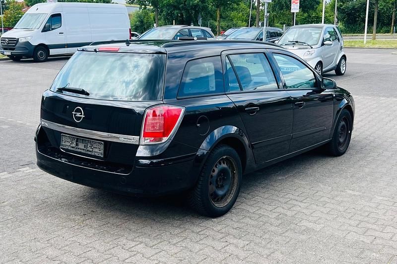 Second-hand Opel Astra 105 CP (77 kW) 2005 Negru Break