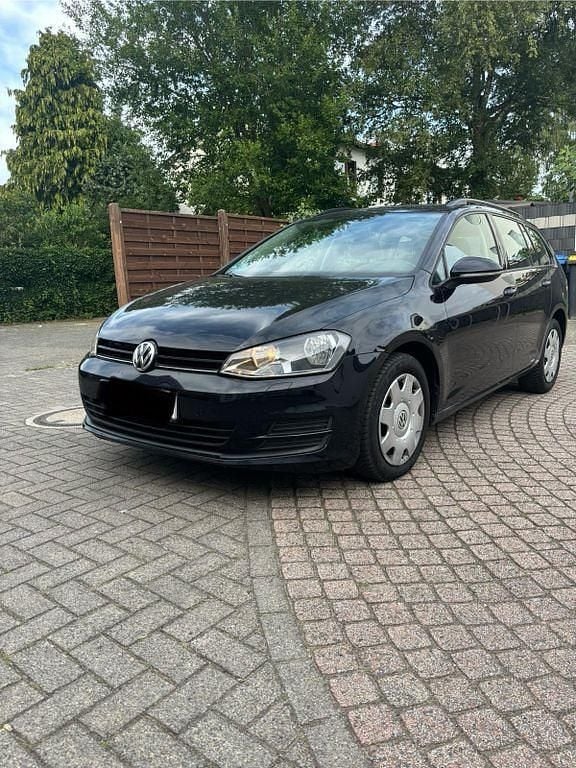 Schwarz Gebraucht 2016 VW Golf VII Comfortline Kombi | 6.500 € (Superpreis) - Bild 1/4