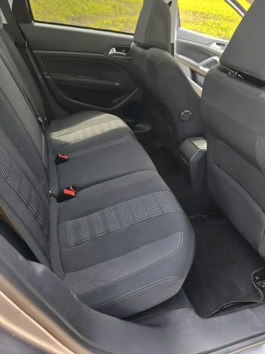 Gebraucht Peugeot 308 SW 131 PS (96 kW) 2015 Silber Kombi