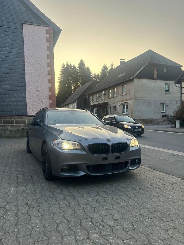 Gebraucht BMW 535 M Sport 313 PS (230 kW) 2012 Grau Kombi
