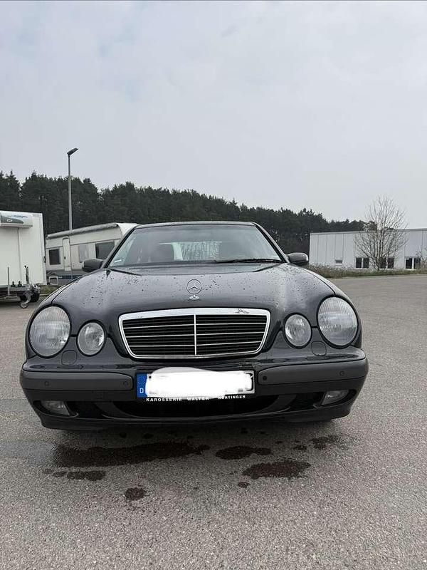 Gebraucht Mercedes E240 Classic 170 PS (125 kW) 2000 Grau Limousine