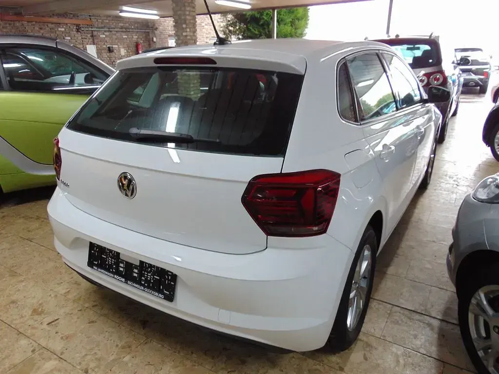 Gebraucht VW Polo Comfortline 95 PS (69 kW) 2019 Weiß Kleinwagen