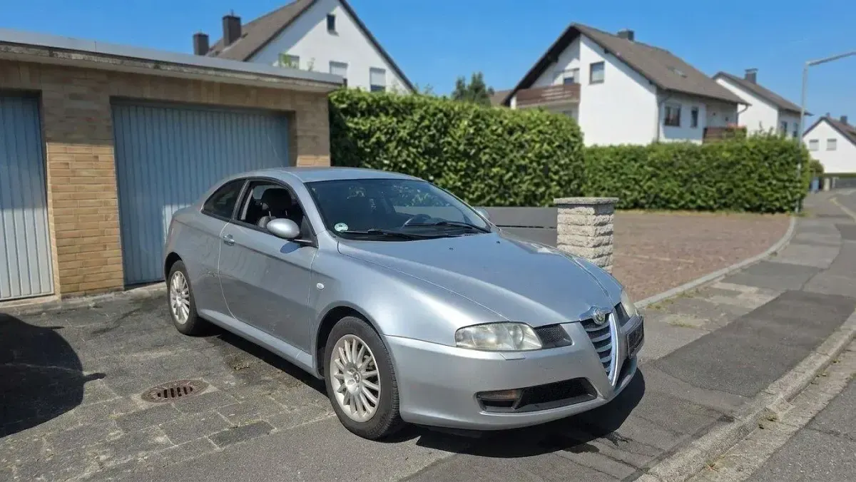Gebraucht Alfa Romeo GT Distinctive 166 PS (122 kW) 2005 Silber Coupé
