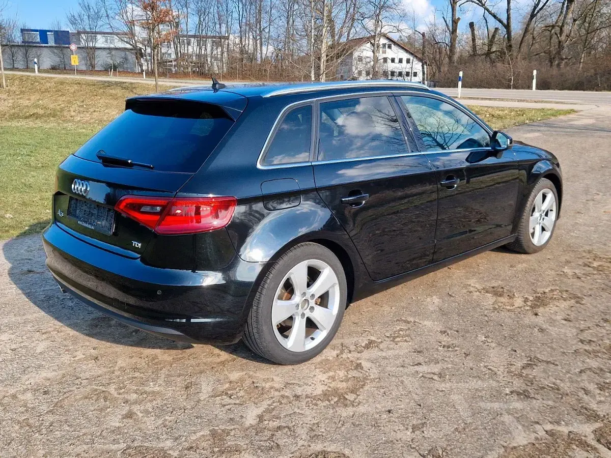 Używany Audi A3 Ambition 150 KM (110 kW) 2015 Czarny Sedan/Limuzyna