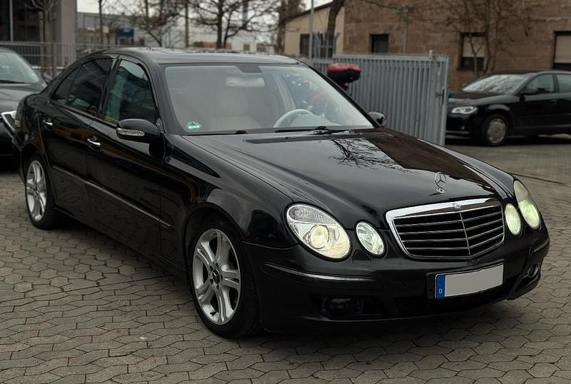 Gebraucht Mercedes E320 Avantgarde 224 PS (164 kW) 2006 Schwarz Limousine