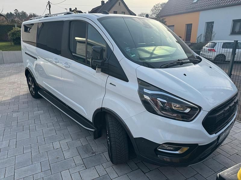 Weiß Gebraucht 2021 Ford Tourneo Van / Kleinbus | 41.000 € (Teuer) - Bild 1/4