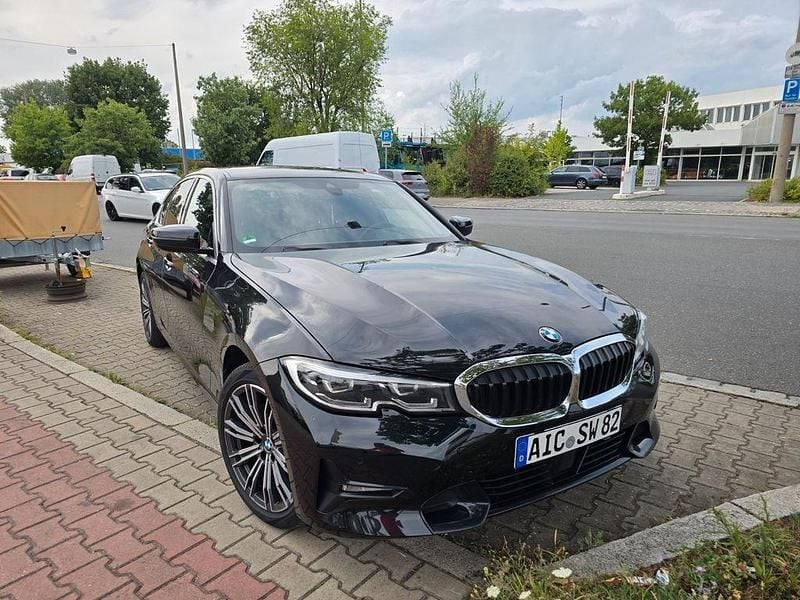 Schwarz Gebraucht 2021 BMW 320 Sport Line Limousine | 27.500 € (Guter Preis) - Bild 1/4