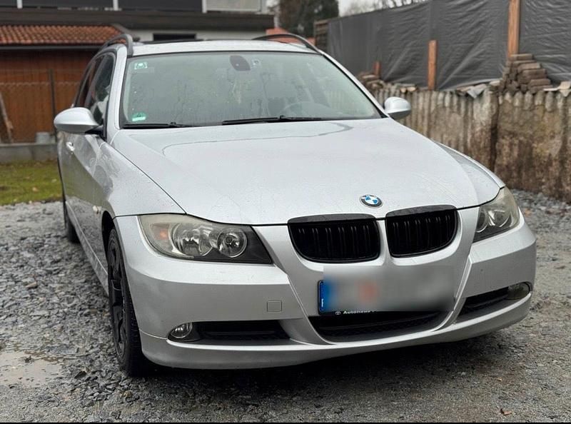 Gebraucht BMW 320 150 PS (110 kW) 2007 Grau Kombi