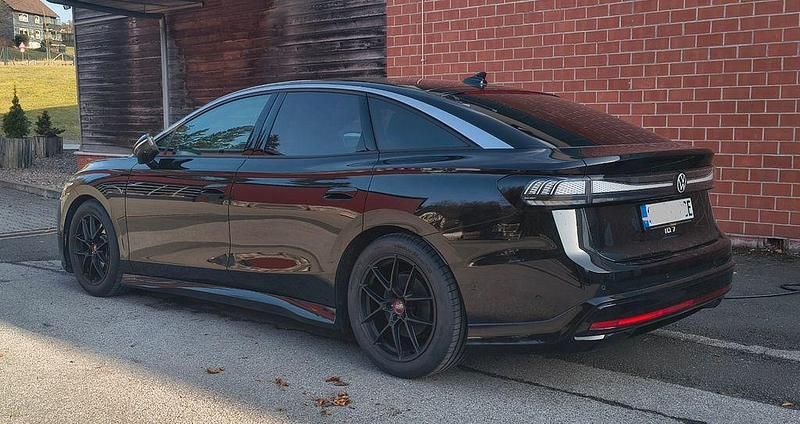 Gebraucht VW ID.7 Pro 210 kW (286 PS) 2023 Schwarz Kleinwagen