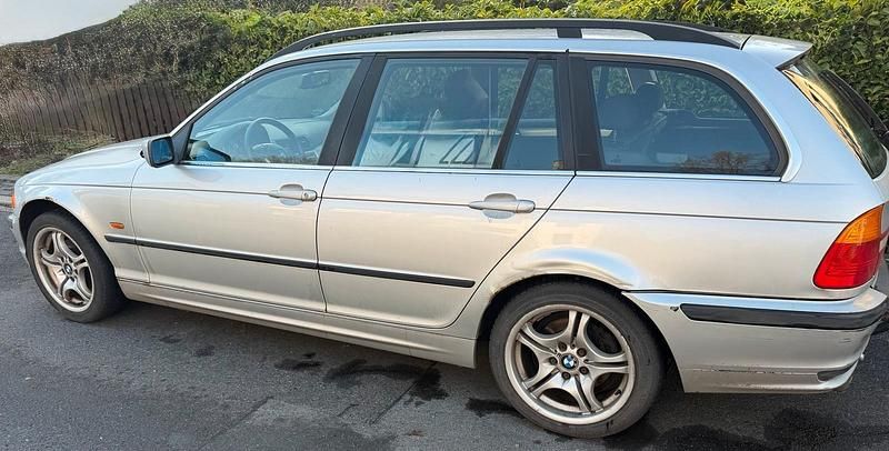 Silber Gebraucht 2001 BMW 325 Kombi | 2.999 € (Guter Preis) - Bild 1/1
