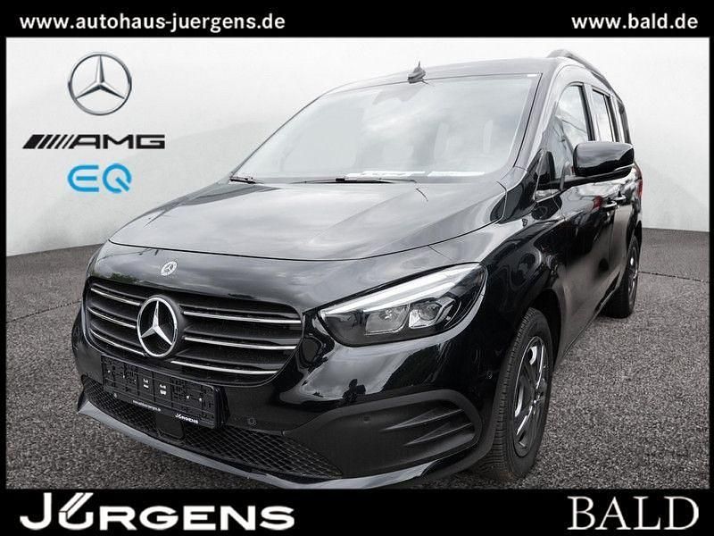 Schwarz loparitschwarz metallic Gebraucht 2024 Mercedes T180 Style Van / Kleinbus | 29.490 € (Teuer) - Bild 1/4