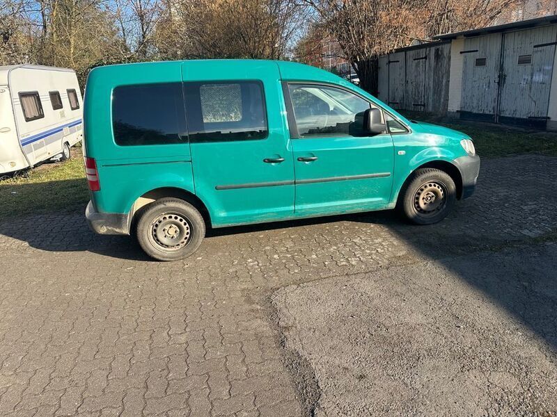 Gebraucht VW Caddy Startline 75 PS (55 kW) 2013 Grün Van / Kleinbus