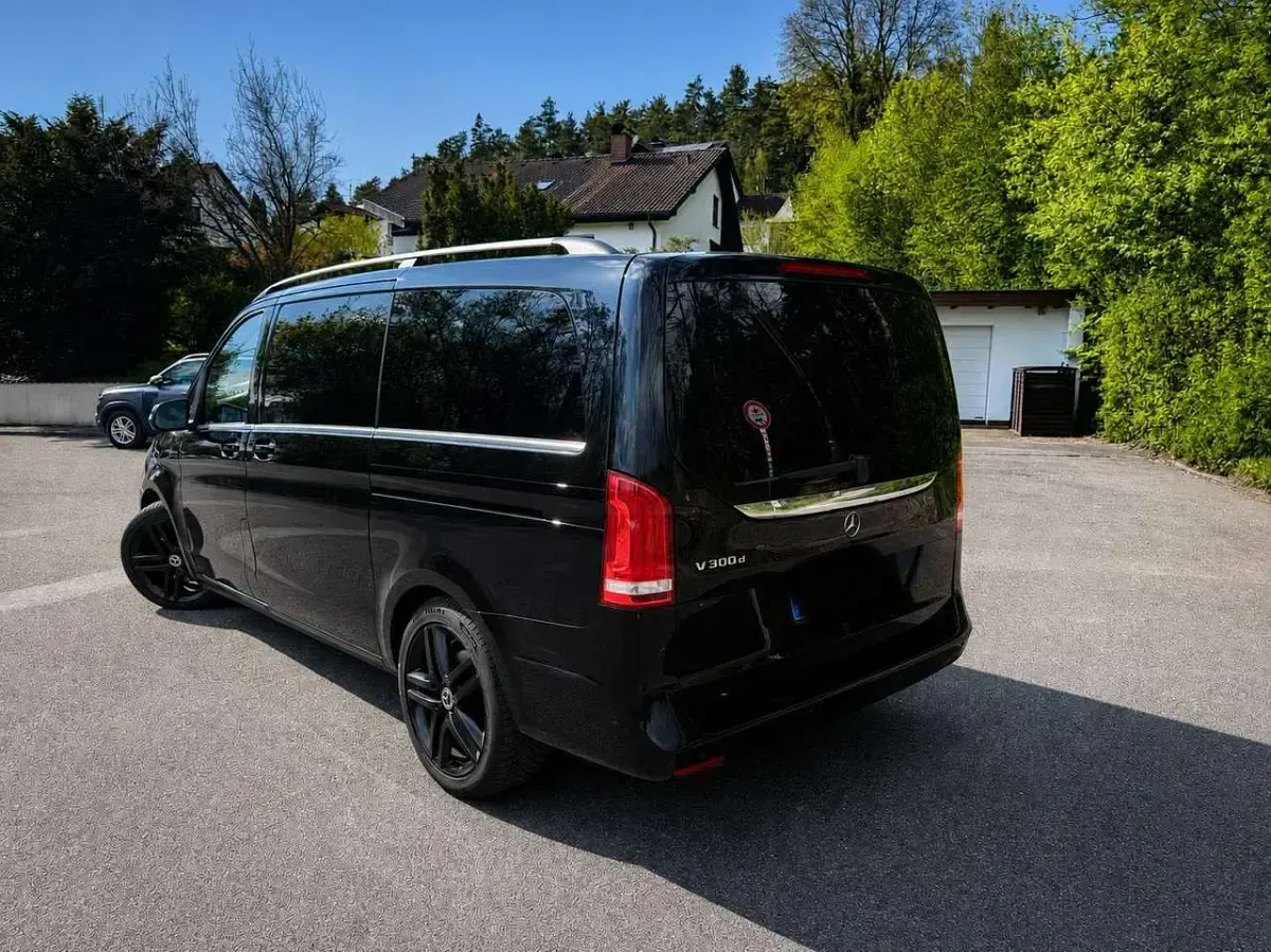 Gebraucht Mercedes V300 Avantgarde 239 PS (175 kW) 2020 Schwarz Van / Kleinbus