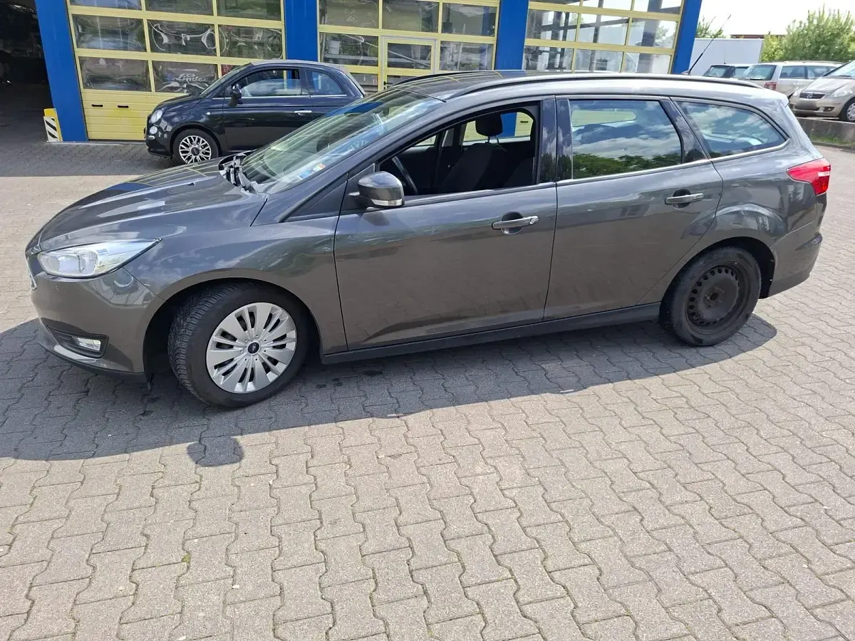 Używany Ford Focus 125 KM (91 kW) 2015 Szary Kombi