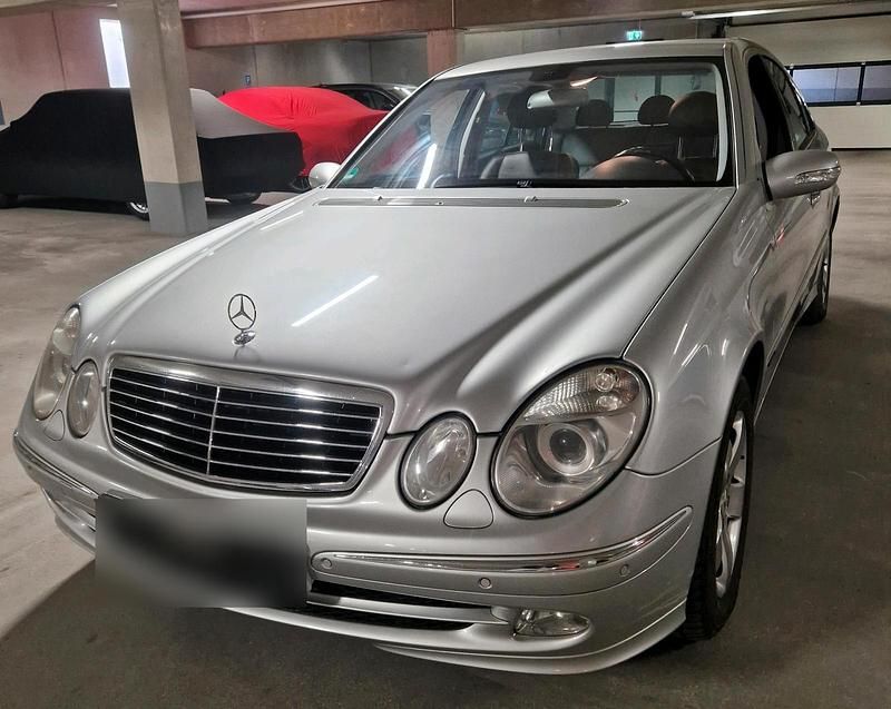 Gebraucht Mercedes E320 Avantgarde 224 PS (164 kW) 2002 Silber Limousine