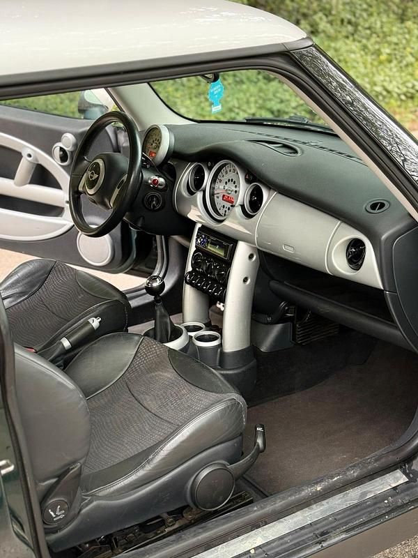 Usata Mini Cooper 116 CV (85 kW) 2003 Verde Utilitaria