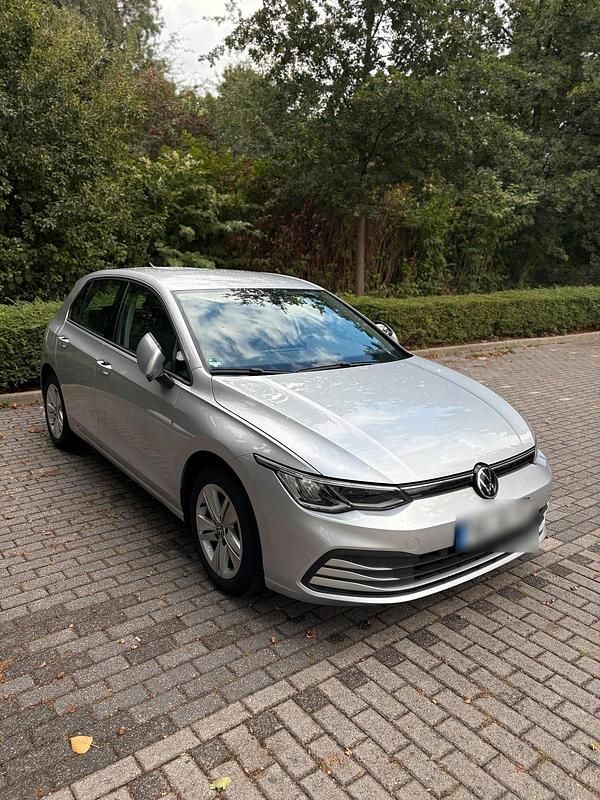 Silber Gebraucht 2021 VW Golf VIII Limousine | 15.450 € (Superpreis) - Bild 1/4