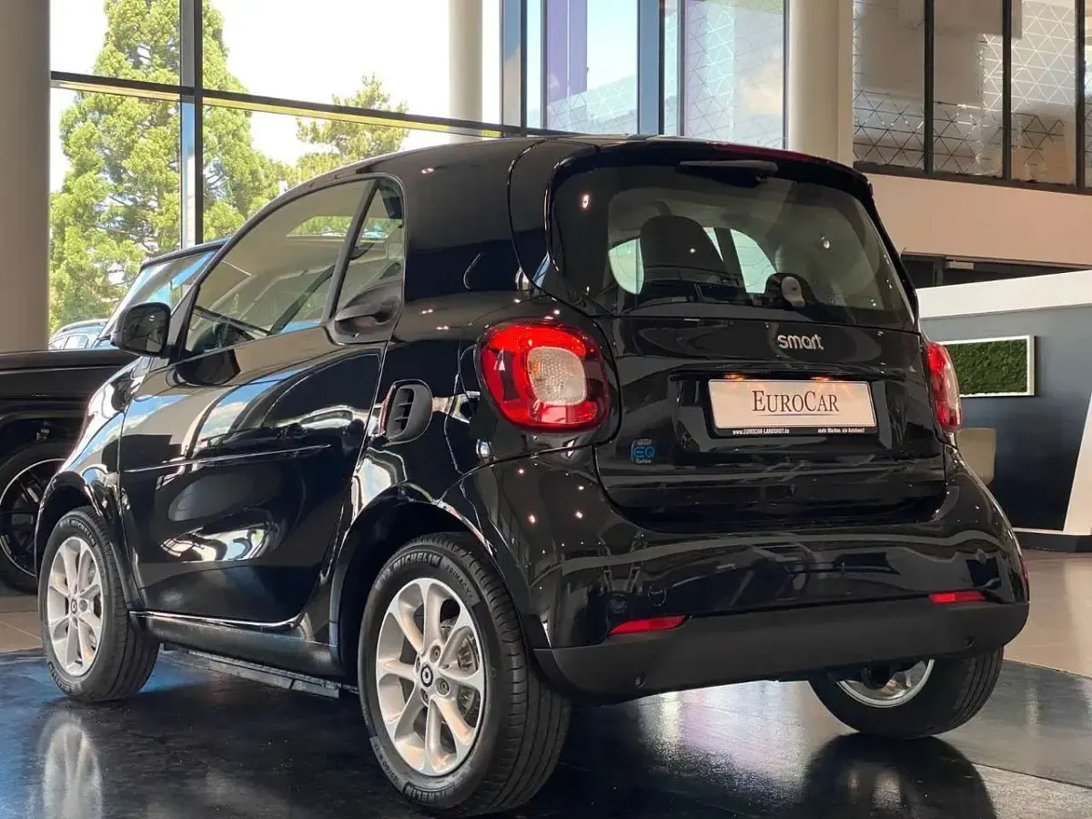 Gebraucht Smart ForTwo Coupé 60 kW (82 PS) 2023 Schwarz Coupé