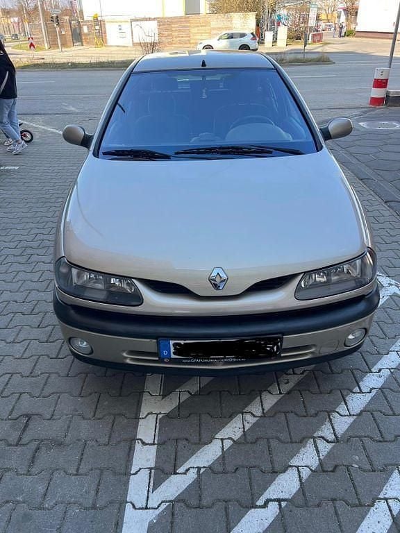 Gebraucht Renault Laguna 107 PS (78 kW) 1998 Beige Limousine