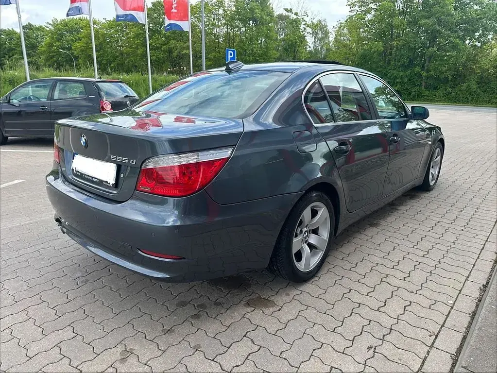 Gebraucht BMW 525 Advantage 197 PS (144 kW) 2008 Grau Limousine