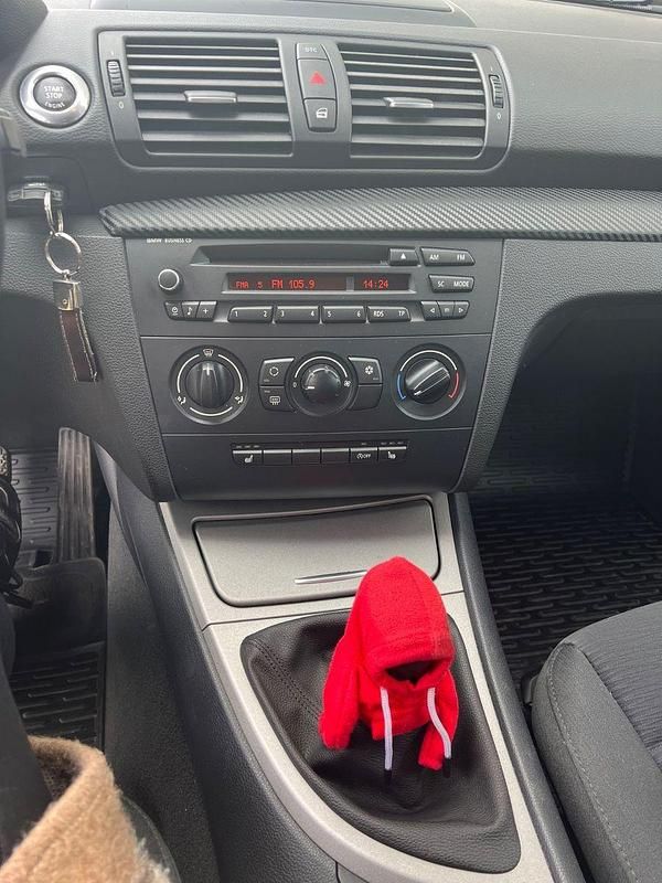 Gebraucht BMW 116 122 PS (89 kW) 2009 Schwarz Kleinwagen