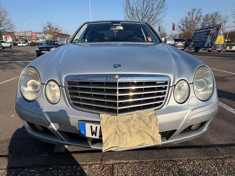 Gebraucht Mercedes E220 Elegance 170 PS (125 kW) 2008 Silber Limousine