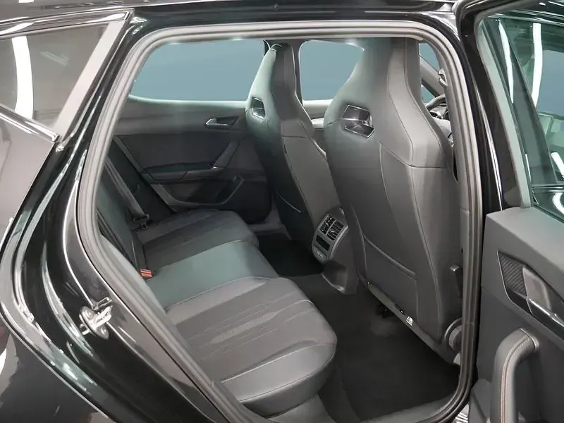 Gebraucht Cupra Leon 300 PS (220 kW) 2023 Schwarz Kleinwagen