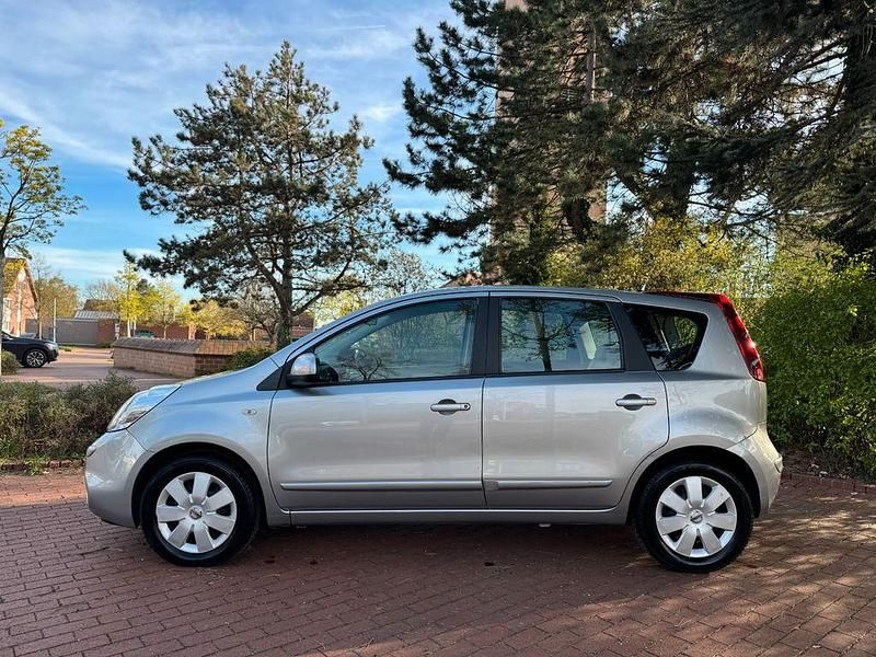 Gebraucht Nissan Note Acenta 88 PS (64 kW) 2009 Silber Kleinwagen